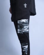 Camo Contrast Pullover Hoodie - Image 9